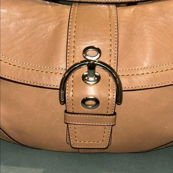 Coach Soho Vintage Y2K EUC Elegant Tan Leather Shoulder Bag. Retails for $497 - Picture 4 of 9